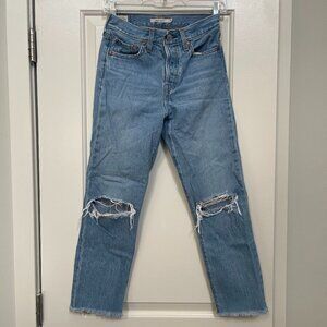 Levi Slight Capri Jeans